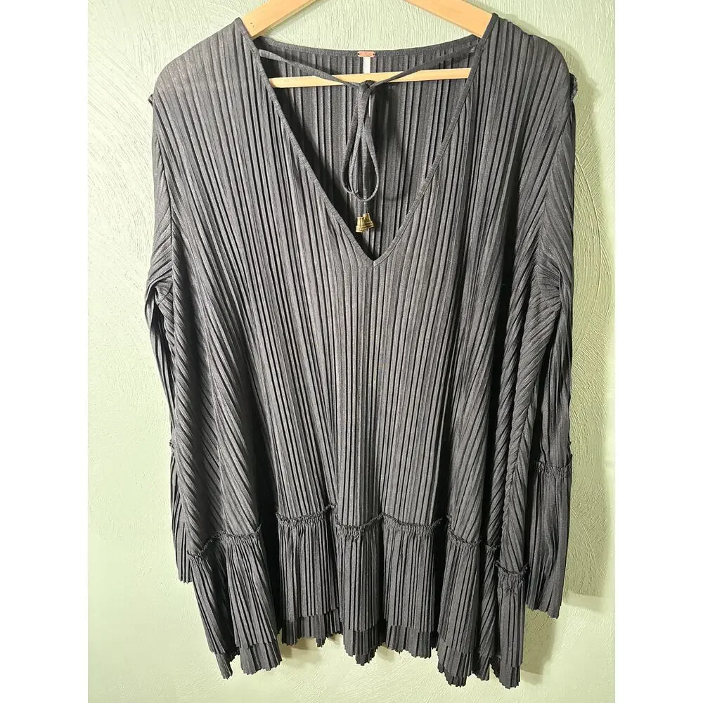 Free People Women's Size XS Black Pleated V-Neck Tassel Bell Sleeves Shift Dress